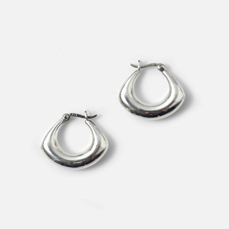 aura(オーラ)シルバー925 ドロップ フープ ピアス “drop hoop pierce” a-p025